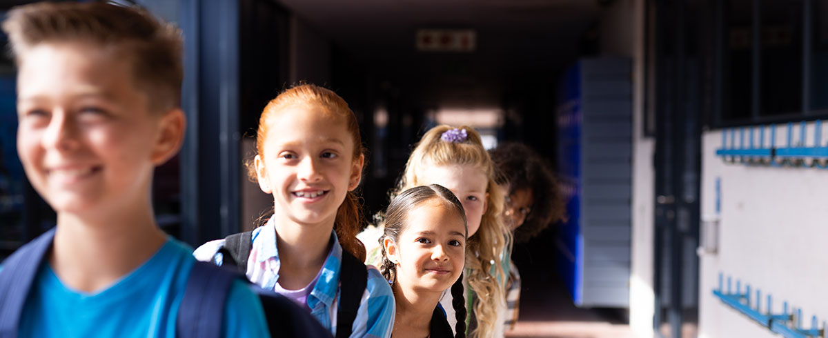 Powrót do szkoły Kolorowe obietnice kontra codzienne wyzwania dzieci i młodzieży