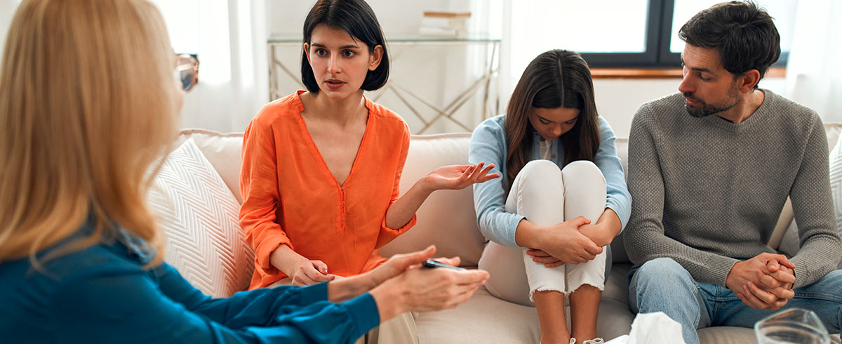 Współczesne kryzysy rodzinne wyzwania, wsparcie i droga do odbudowy więzi