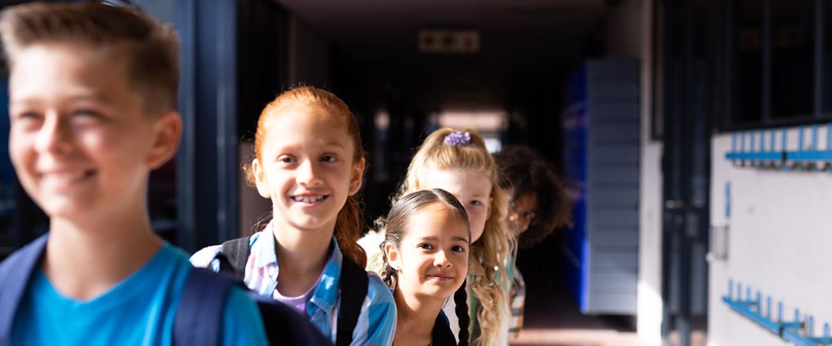 Powrót do szkoły Kolorowe obietnice kontra codzienne wyzwania dzieci i młodzieży