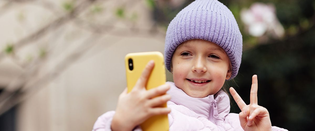 Równowaga między światem cyfrowym a rzeczywistością psychologiczne wsparcie dla najmłodszych