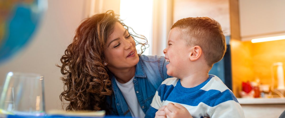 Zaburzenia-ze-spektrum-autyzmu-–-jak-sie-komunikowac-z-dziecmi-z-ASD_