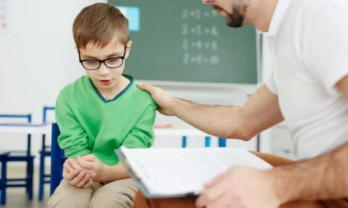 comforting-schoolboy-2025-03-16-12-37-02-utc-600x400-1