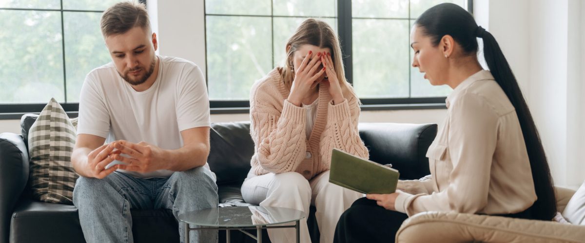 Zdjęcie do artykułu dotyczącego terapii w trakcie rozwodu.