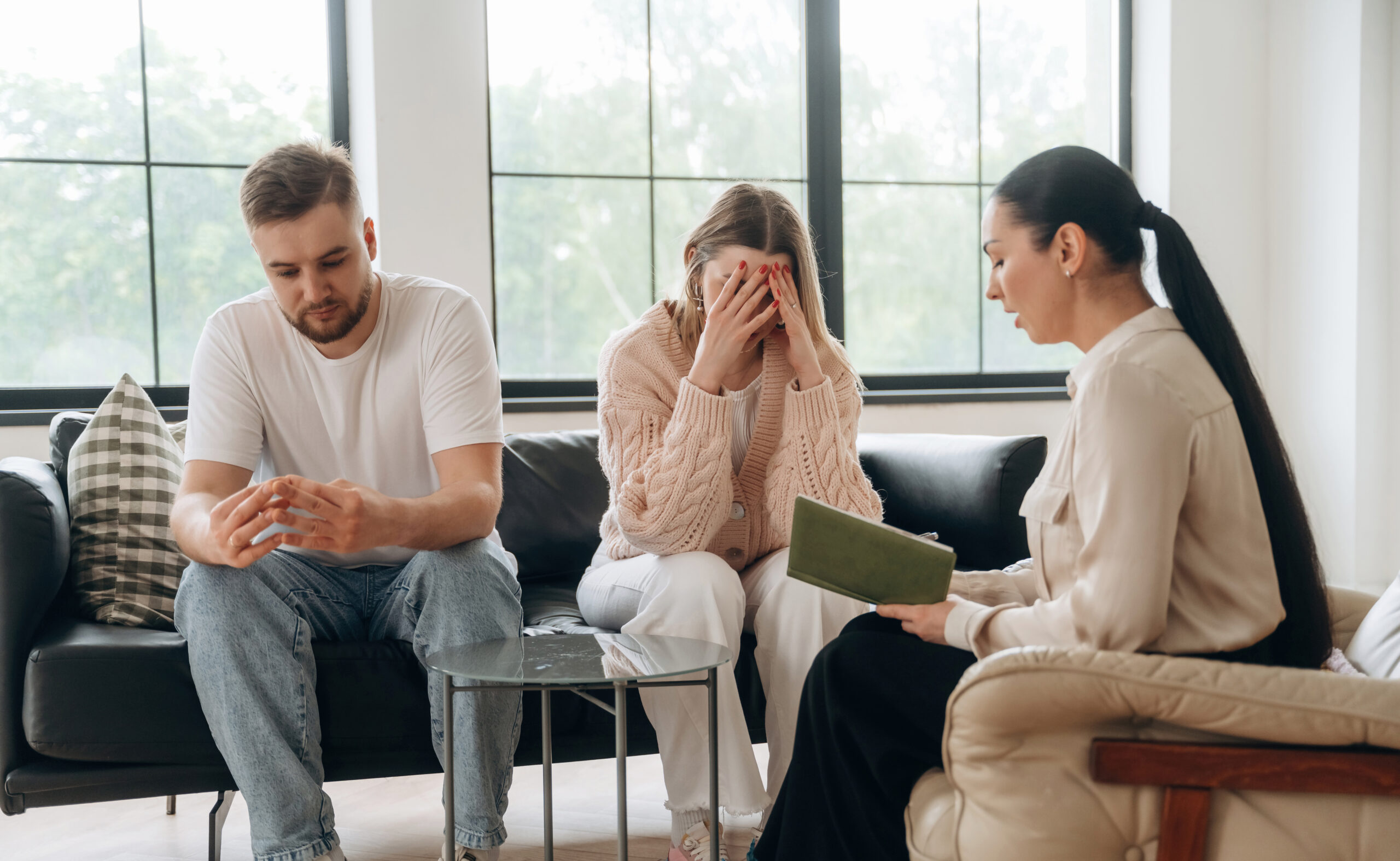 Zdjęcie do artykułu dotyczącego terapii w trakcie rozwodu.