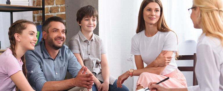 Zapraszamy na nowy kurs Kompendium wiedzy o pracy z rodzinami i rodzicami pacjenta