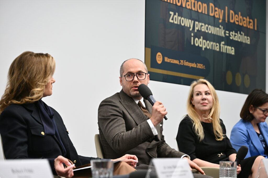 Uczestnicy debaty w trakcie konferencji 
Polityka Zdrowotna, Zdrowy pracownik bezpieczeństwo i wartość każdej firmy