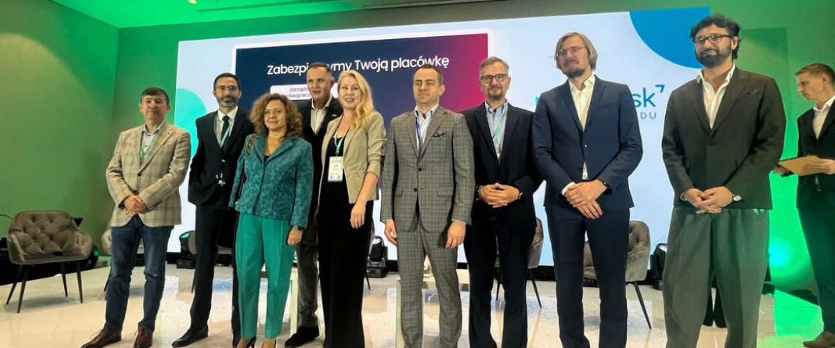 Centrum CBT otrzymało tytuł Lidera Rozwoju i Doskonalenia Contact Center podczas X edycji Akademii Managera Ochrony Zdrowia. Dziękujemy za wyróżnienie!    ()