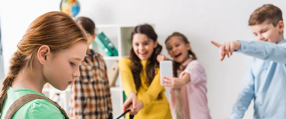 Jak-rozpoznac-i-radzic-sobie-z-przemoca-rowiesnicza-w-szkole-kompleksowy-przewodnik-1