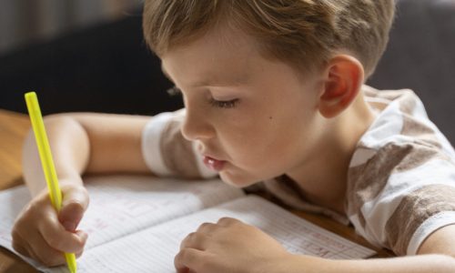 Różnicowanie ADHD i zaburzeń ze spektrum autyzmu u dzieci i młodzieży